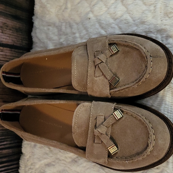 Tommy Hilfiger Women's Suede Shoes Size 7 1/2 - Picture 3 of 11
